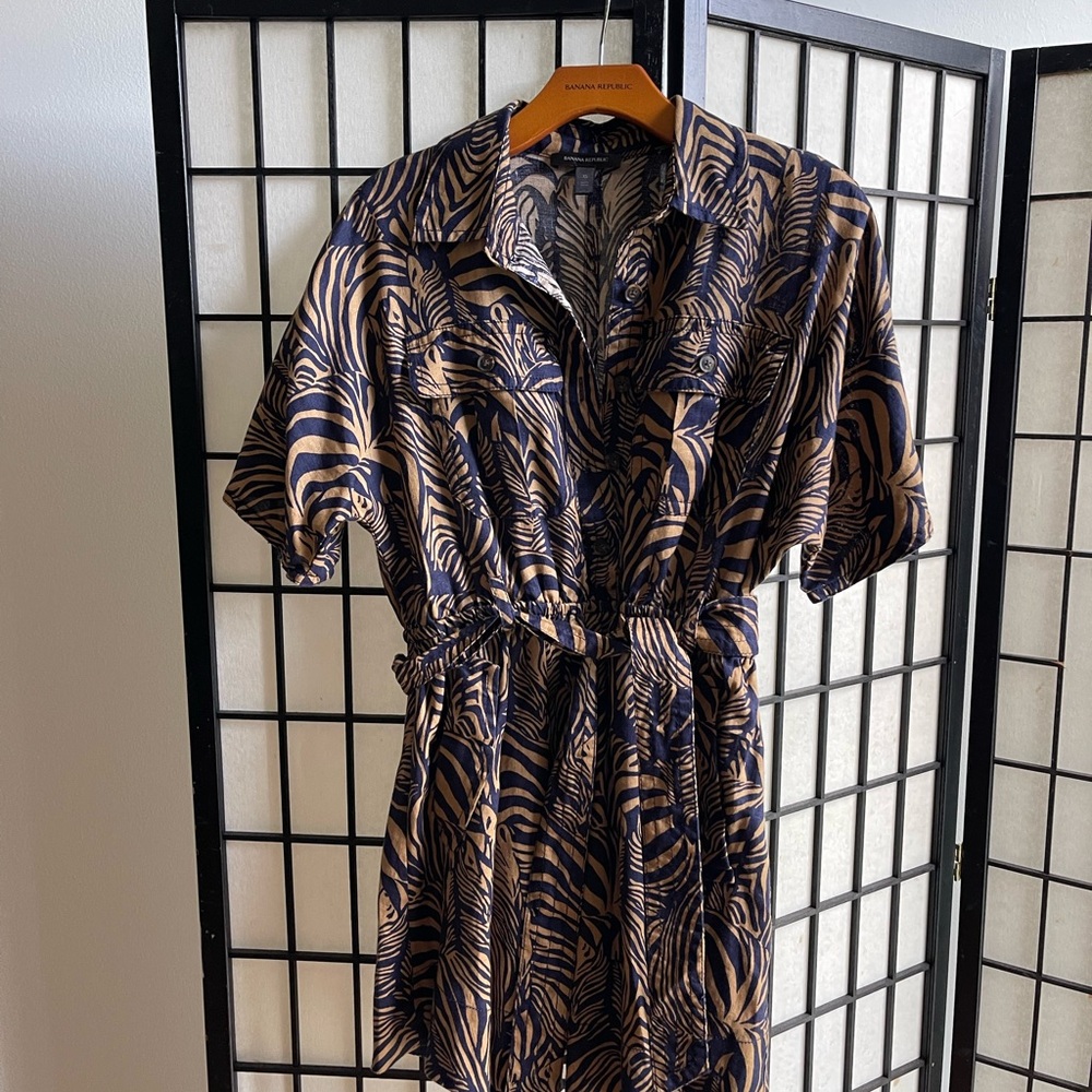 Banana Republic Animal Print Short Sleeve Dress
